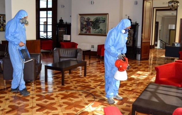 El Real Casino de Murcia reabre sus puertas quitando parte del mobiliario para ganar aforo