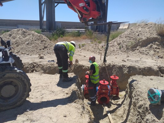 Pavasal ya construye el nuevo puente y la red contraincendios de la dársena sur del puerto
