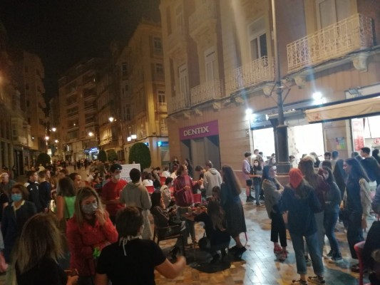 La fase 1 se inicia con tres detenidos en las aglomeraciones: 