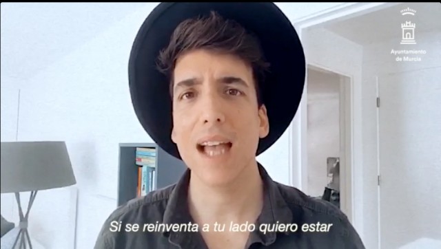 Un himno de amor, fuerza y superación compuesto por Mari Trini homenajea a ‘los esenciales’ de la pandemia en Murcia