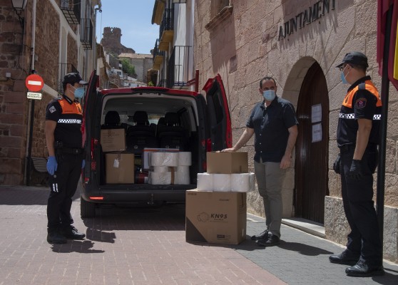 Diputación inicia el reparto de 370.000 mascarillas, ayuntamiento por ayuntamiento, en Castellón