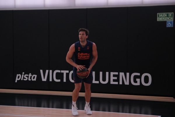 Valencia Basket comienza con el trabajo individual por estaciones en L'Alqueria del Basket 
