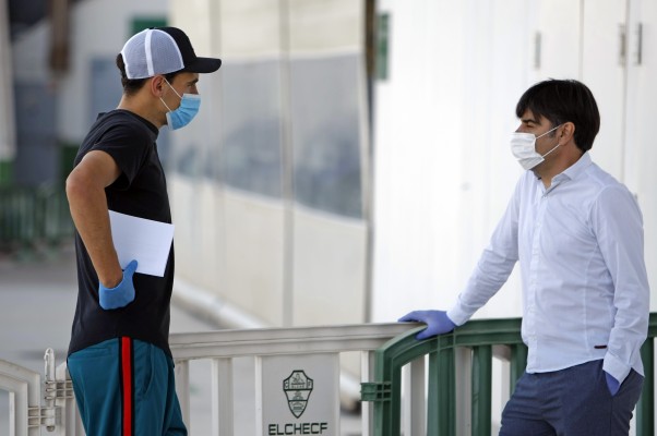 Plantilla, cuerpo técnico y otros trabajadores del Elche se someten a las pruebas de Covid-19