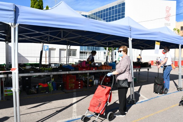 Vila-real reanuda el mercado ambulante con 25 paradas en el aparcamiento frente a los juzgados