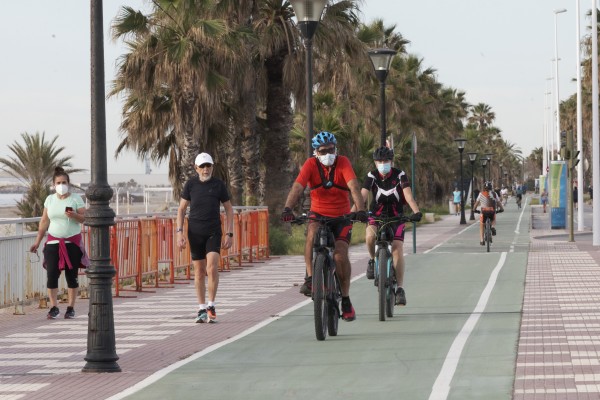 Castellón se echa a la calle masivamente para practicar deporte en el alivio del estado de alarma 