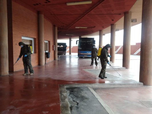 El Tercio de Levante de la Armada desinfecta las infraestructuras estratégicas de Cartagena