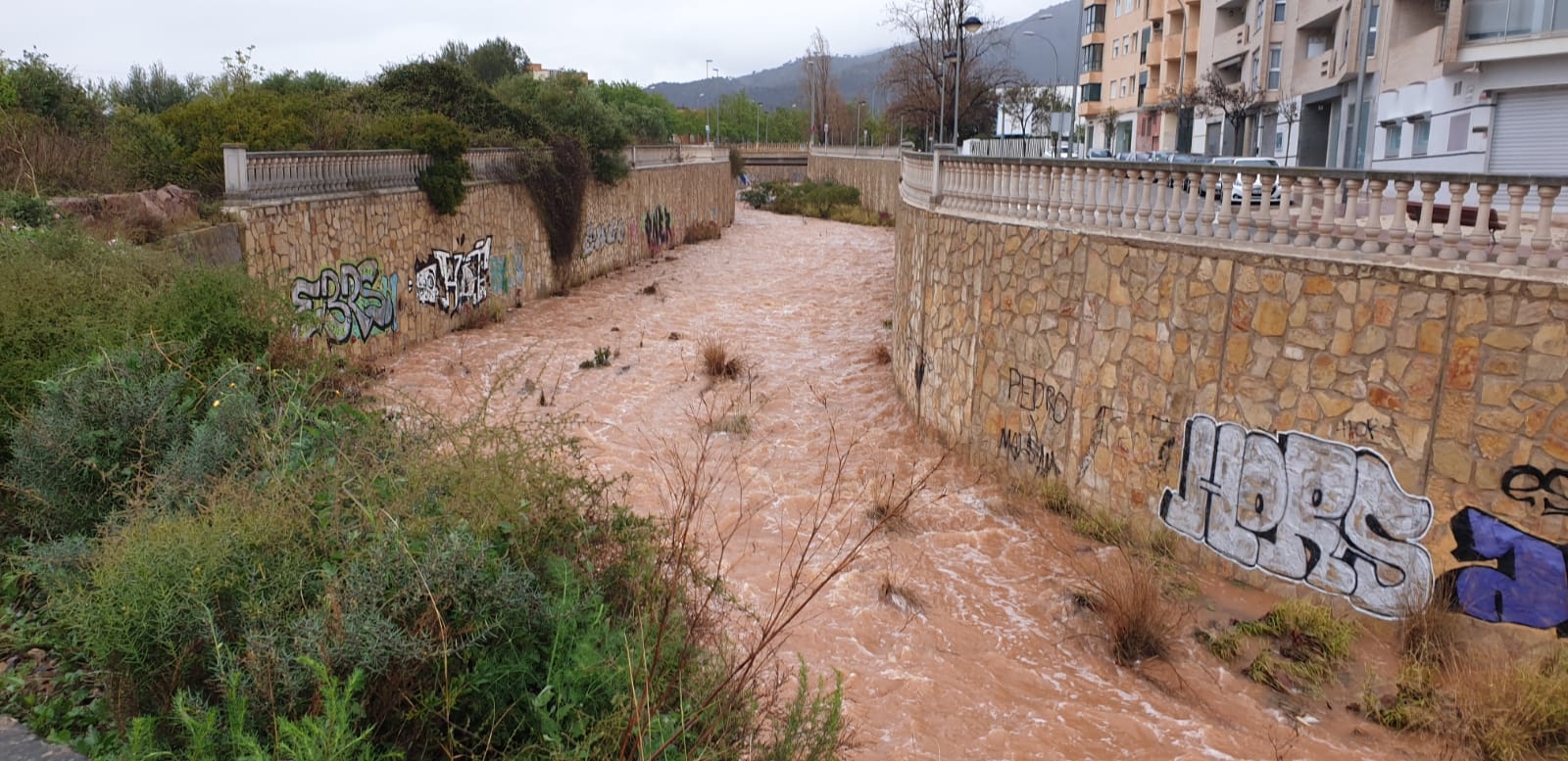 El temporal provoca inundaciones en municipios castellonenses y vuelve a azotar el litoral