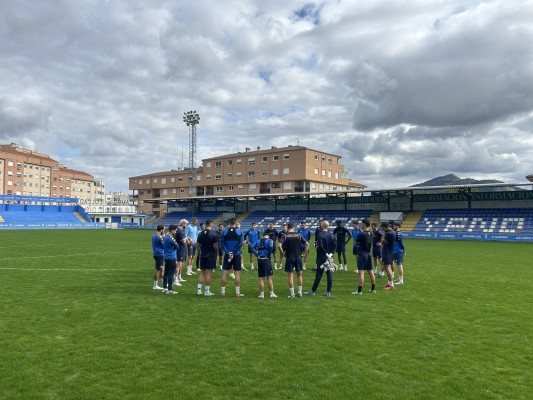 El Alcoyano recibe al Villarreal B en el momento más crítico de la temporada
