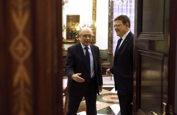 Puig desoye el ultimátum de Montoro y busca un frente con Cataluña y Andalucía