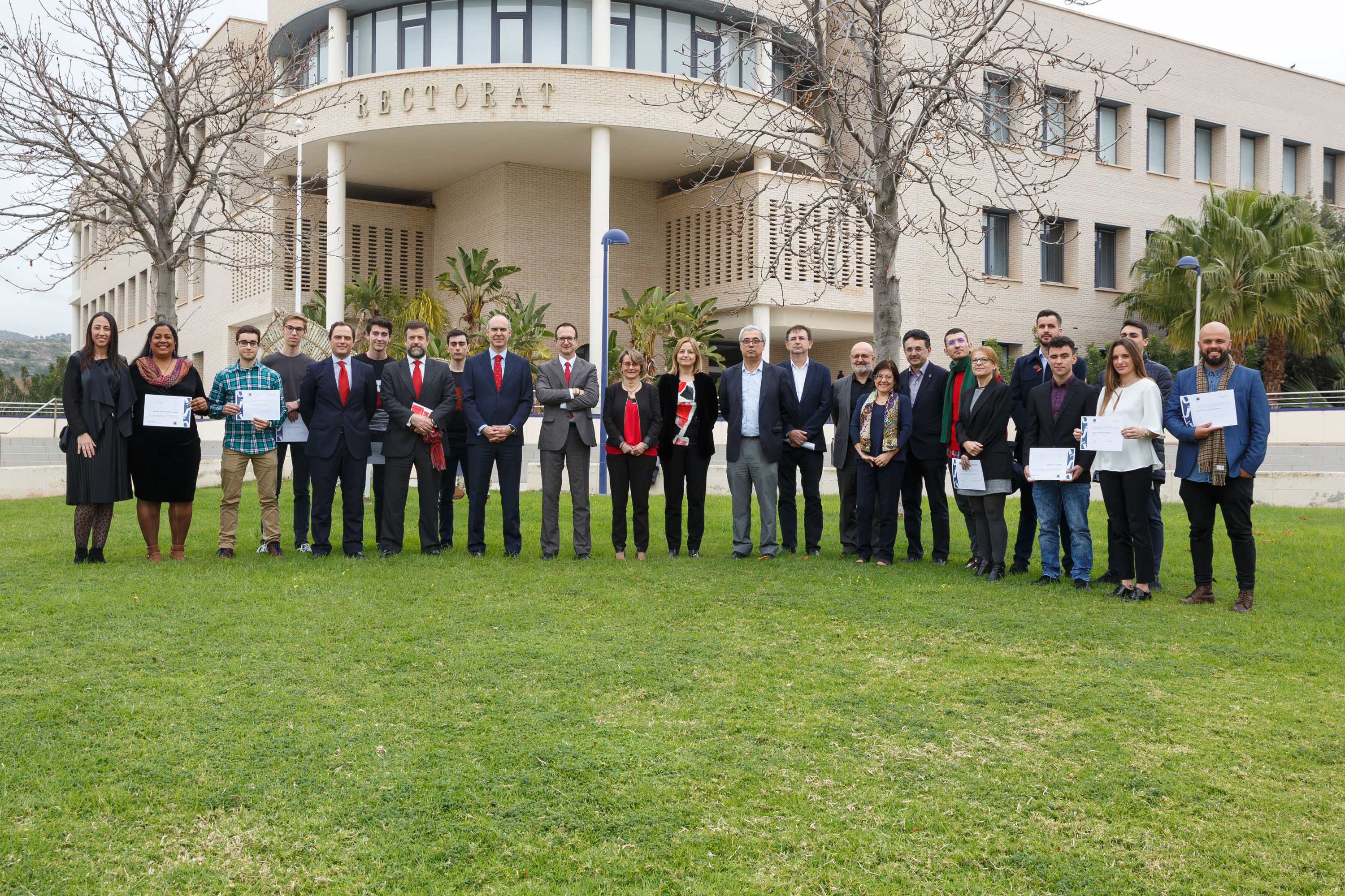 Banco Santander entrega en la UJI premios de investigación y emprendimiento social