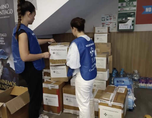 Estudiantes y profesores del Grado en Farmacia de la CEU UCH colaboran con las farmacias afectadas