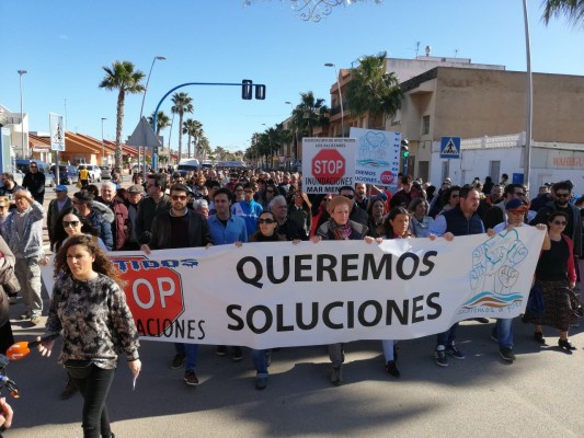 Los vecinos de Los Alcázares claman contra los políticos y exigen soluciones para las inundaciones