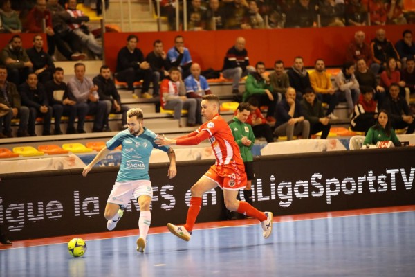El Jimbee Cartagena vence al Osasuna aunque acaba pidiendo la hora tras ir 7-2 arriba (7-6)