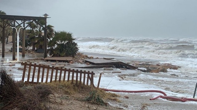 El litoral sur se lleva la peor parte del temporal, que deja sin playa a Almenara y Moncofa