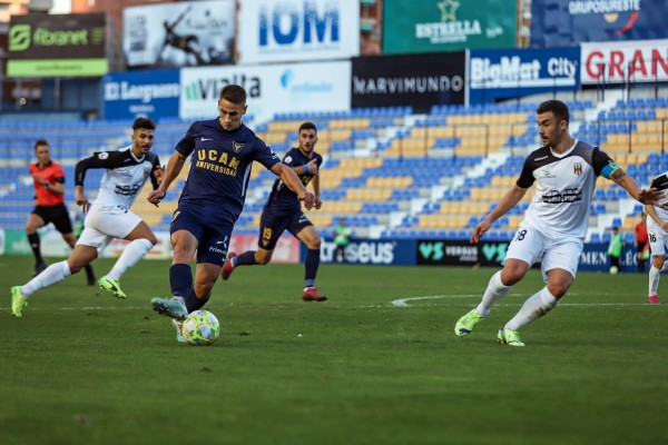 El UCAM CF se vuelve a atascar y es víctima de su ineficacia rematadora (0-0)