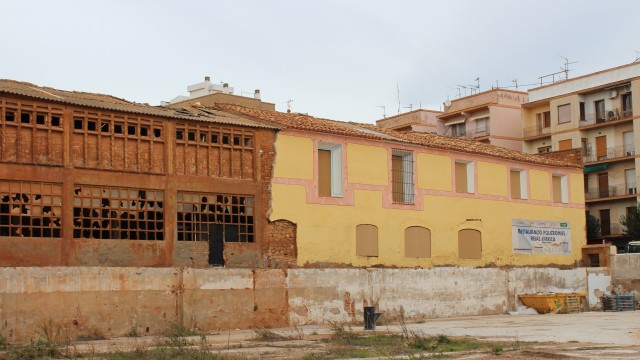 Finaliza la restauración de las policromías de la fachada Sur de la Real Fábrica de l’Alcora 