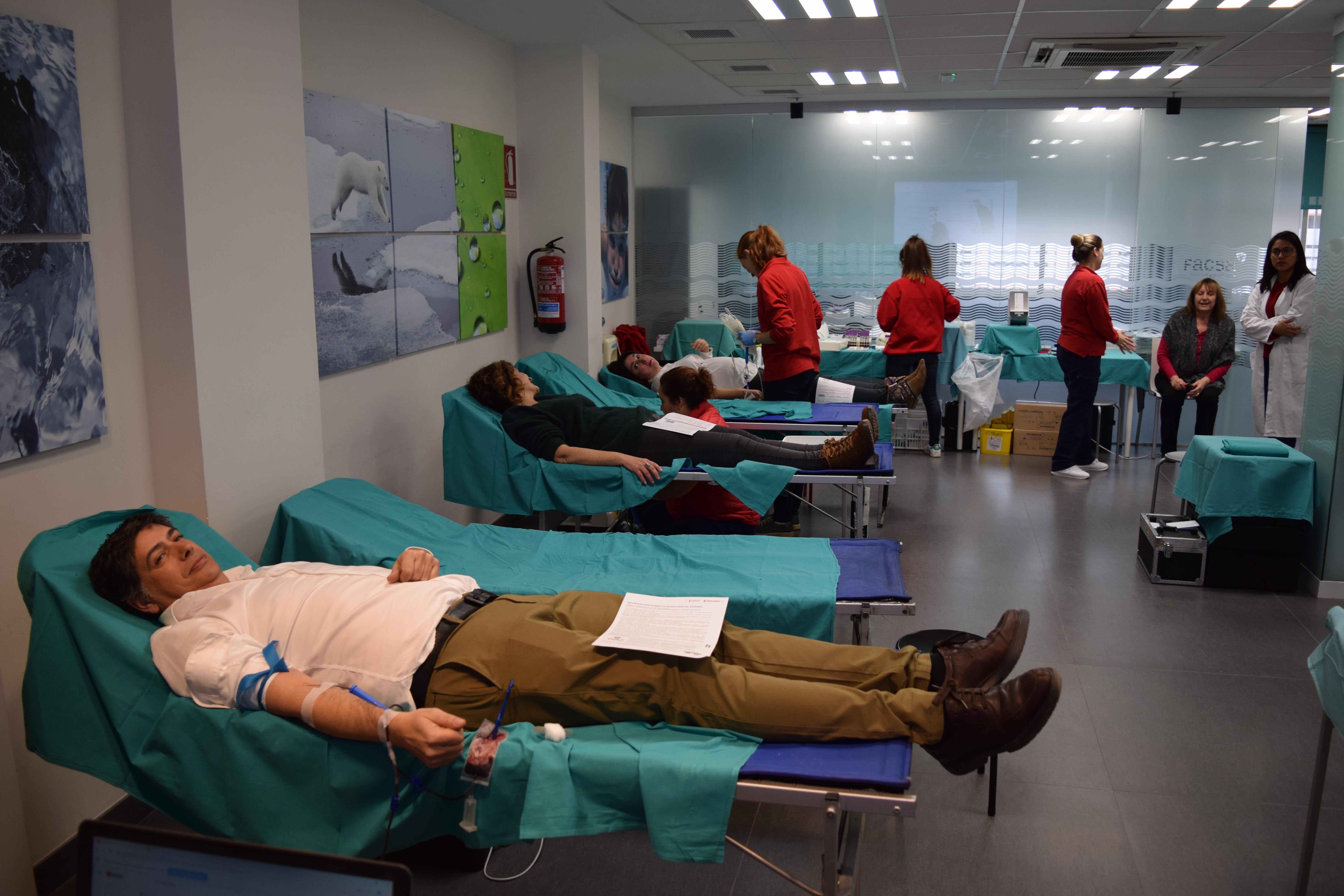 Facsa se vuelve 'donanter' y se suma a la campaña de donación de sangre 'La red más social'