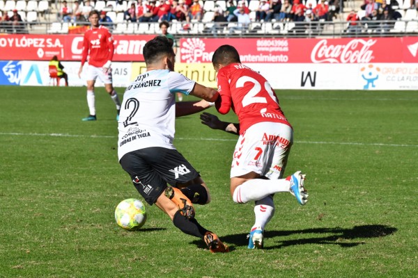 El Real Murcia cae por primera vez en el Enrique Roca ante un Yeclano que ya es tercero (0-1)