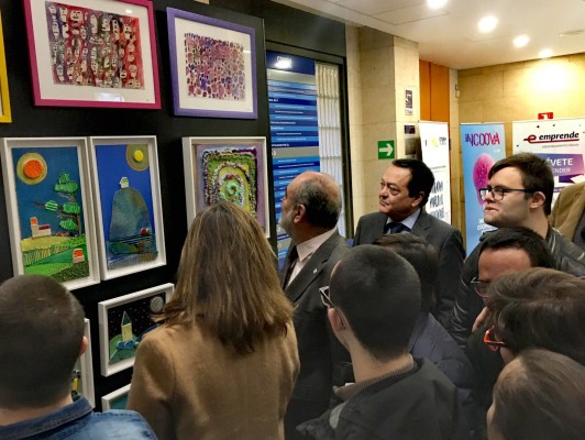 Croem acoge la exposición solidaria 'Artesano' a favor de Assido