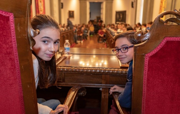 Los escolares dan una lección de democracia y apuestan por más árboles, más bicis y más consenso 