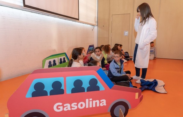 De la bombilla a la economía circular: 3.000 escolares aprenden ciencia de la mano de Repsol