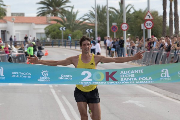 Andrés Mico y Jessica Mas, ganadores de la II Gran Carrera del Mediterráneo