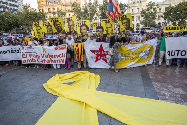 La izquierda valenciana adelgaza su apoyo a los presos independentistas en plena precampaña