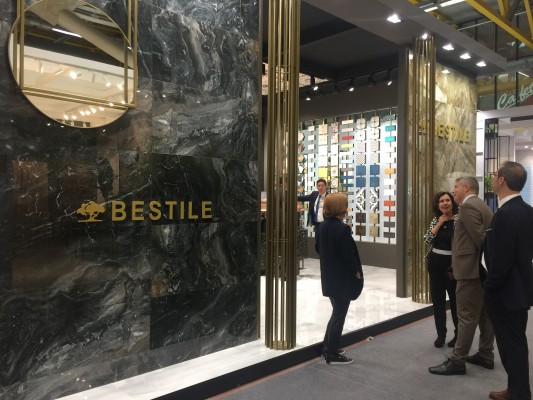 Bestile amplía su catálogo en Cersaie con sus nuevas líneas de producción y avanza novedades para Cevisama 