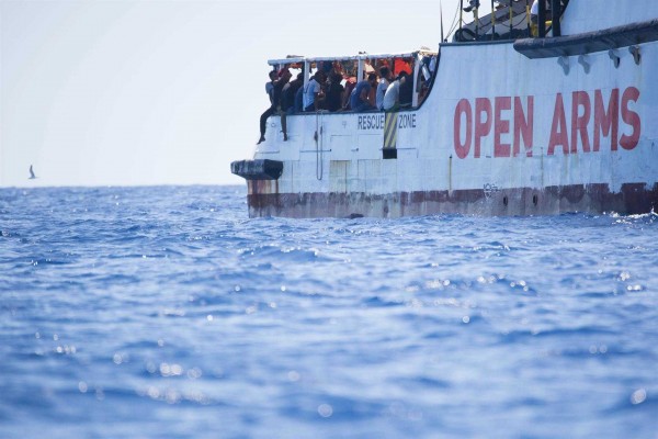 El Open Arms recibe la orden de dirigirse a Algeciras, a cinco días de navegación