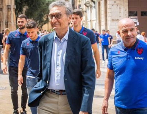 Paco López está abierto a reforzar la plantilla antes del cierre del mercado