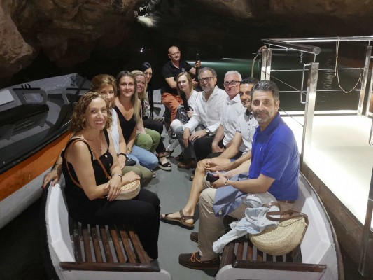 Diputación se ofrece a promover el potencial turístico y cultural de les Coves de Sant Josep