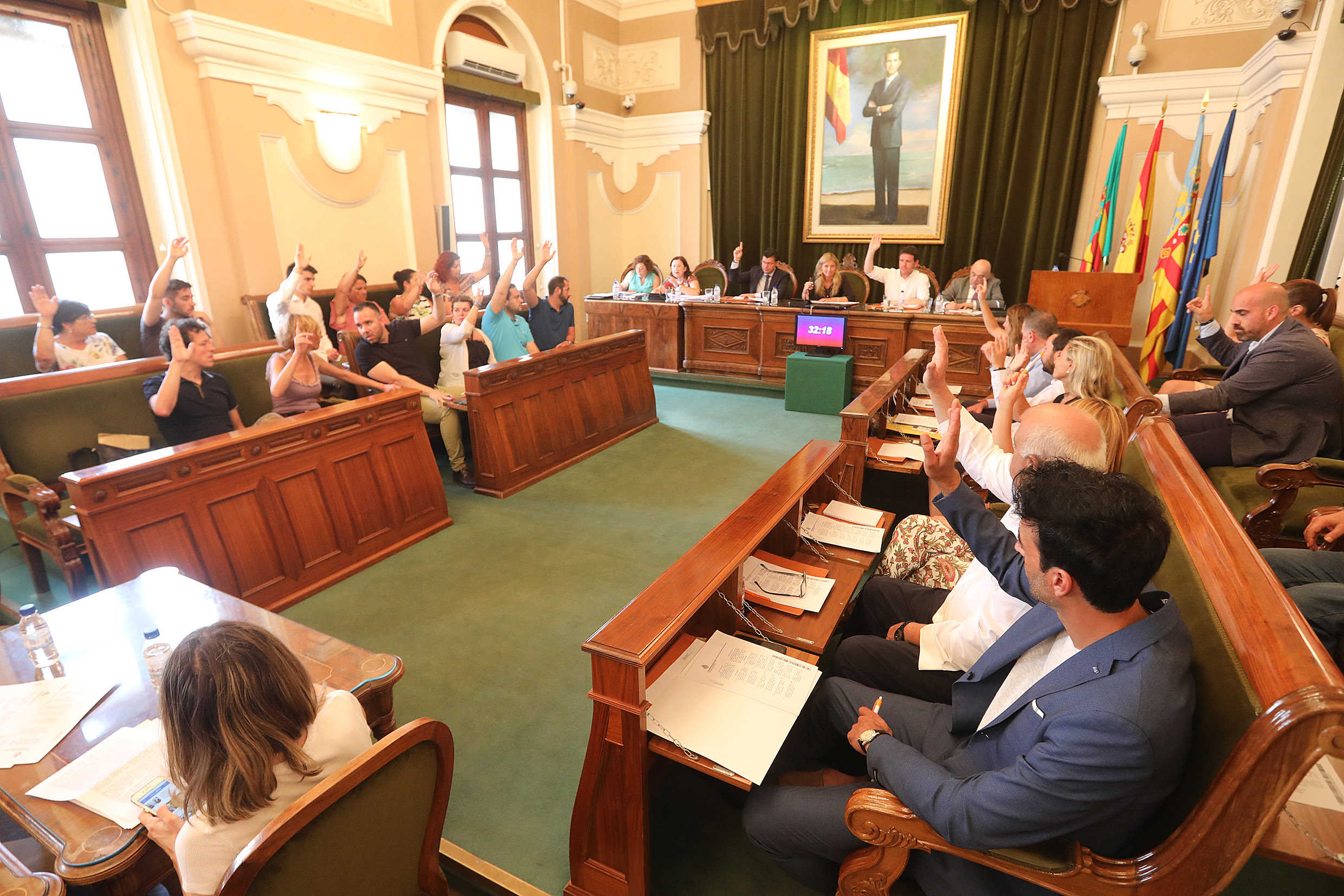 El pleno da luz verde a la nueva organización municipal a falta de acordar las retribuciones