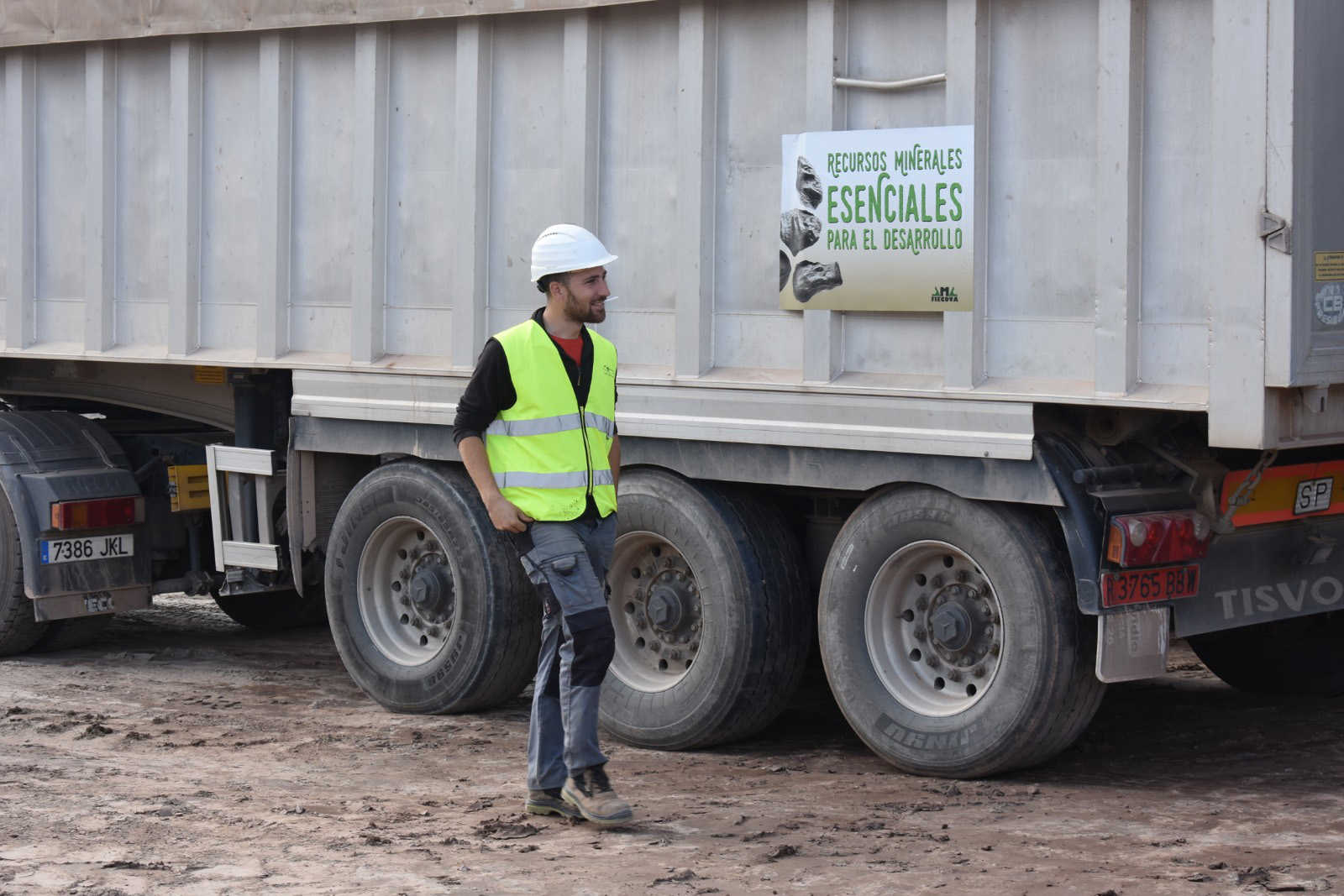 Más de 500 camiones recorren la Comunitat con el lema “Recursos minerales, esenciales para el desarrollo”