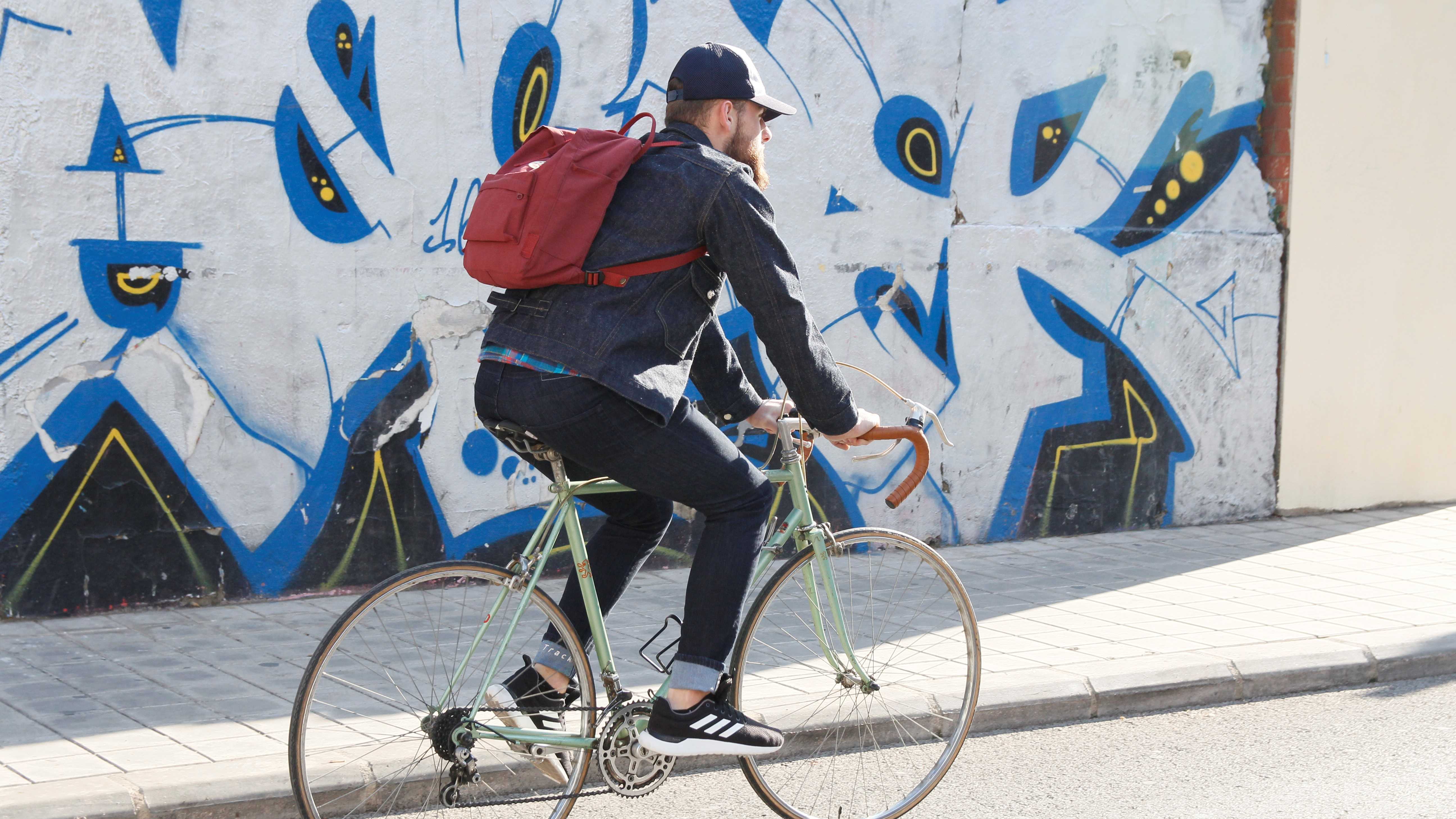 La marca castellonense Jeanstrack revoluciona los deportes de aventura con sus prendas vaqueras