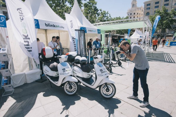 La movilidad eléctrica toma la Plaza del Ayuntamiento en la tercera edición de Electric Movements