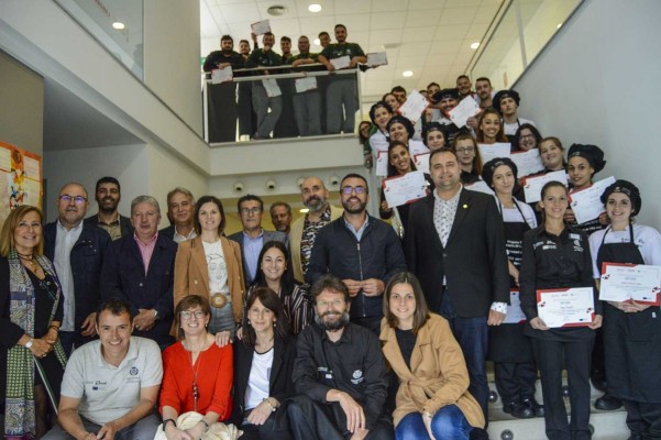 La escuela taller T’Avalem ‘diploma’ a 30 nuevos alumnos-
trabajadores en Vila-real