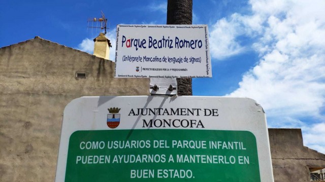 Moncofa pone nombre de mujer a sus parques y llena la Biblioteca de libros sobre igualdad 