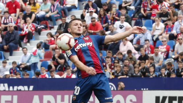 Vukcevic, Bardhi y Moses, convocados con sus selecciones