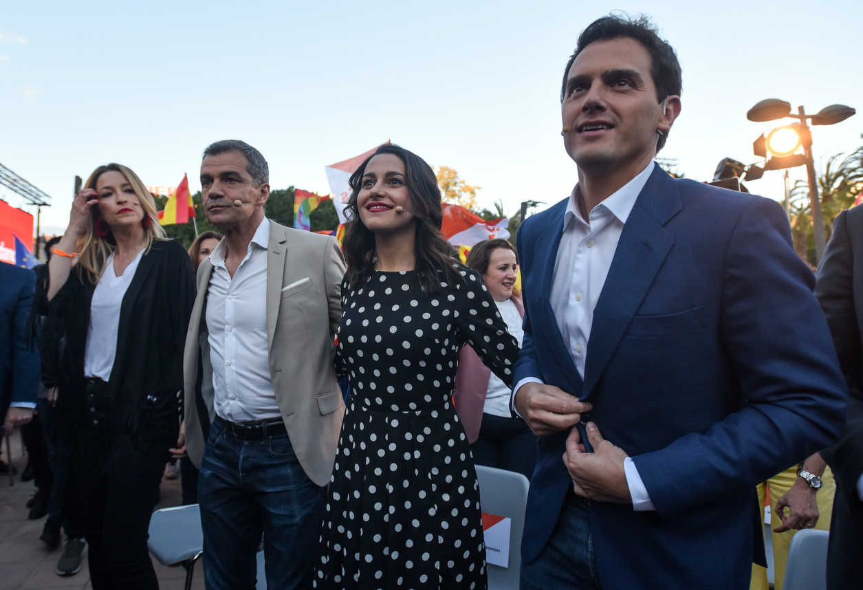 Ciudadanos, 'coaching' motivacional y mucho amor por España