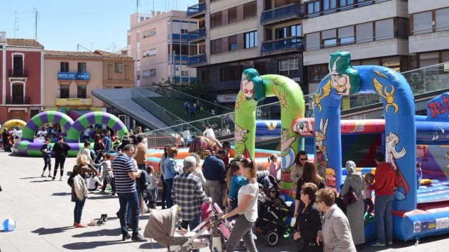 Centenares de niños y niñas participan en la ‘Festa dels Xiquets’ organizada por Caixa Rural Vila-real