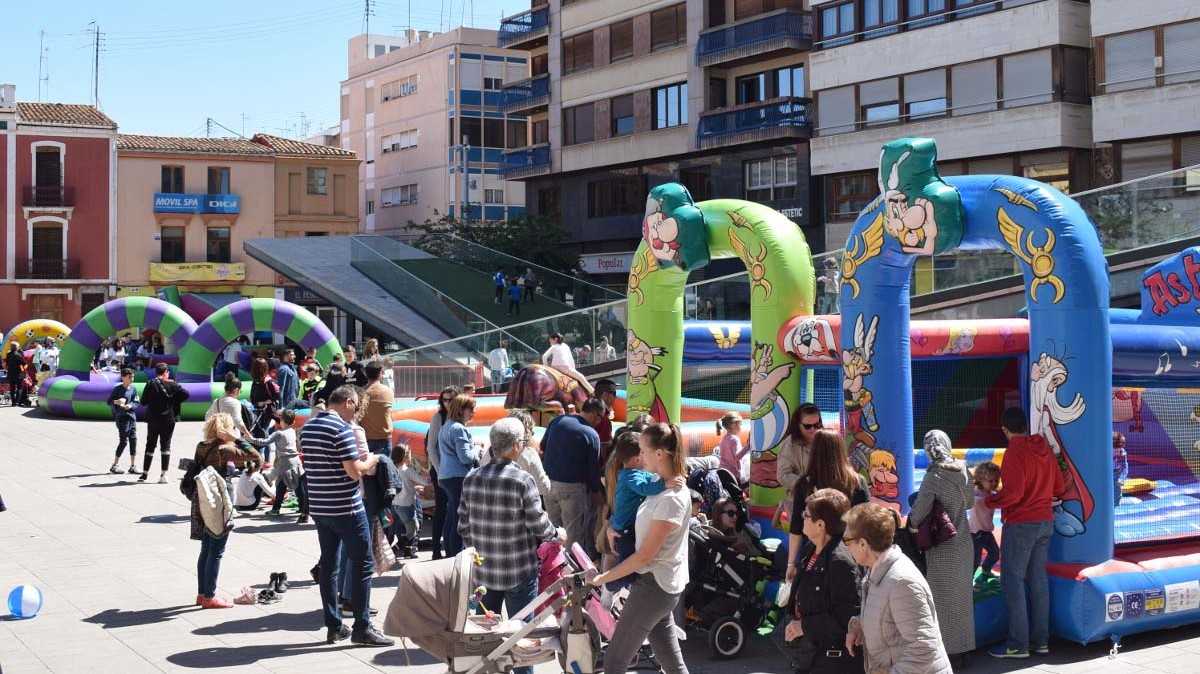 Centenares de niños y niñas participan en la ‘Festa dels Xiquets’ organizada por Caixa Rural Vila-real