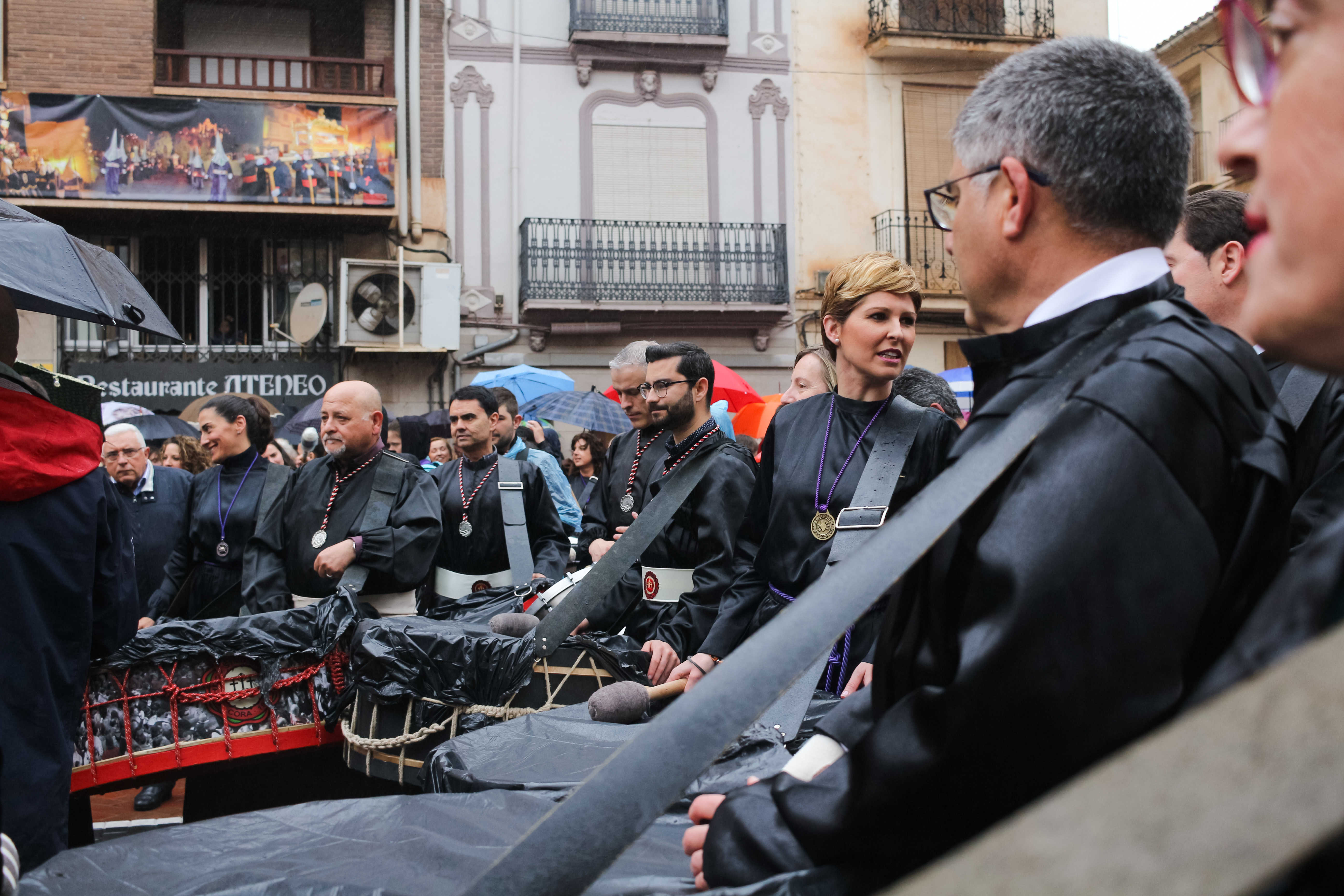 La Rompida de la Hora de l'Alcora no falta a la tradición a pesar de la lluvia