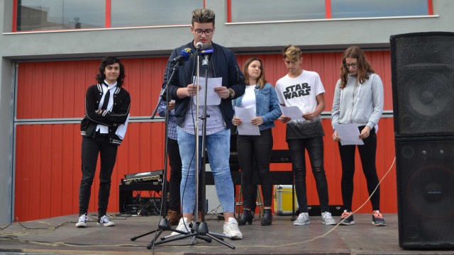 El IES Botànic Cavanilles de la Vall d'Uixò inaugura el Congreso sobre la felicidad y gestión emocional