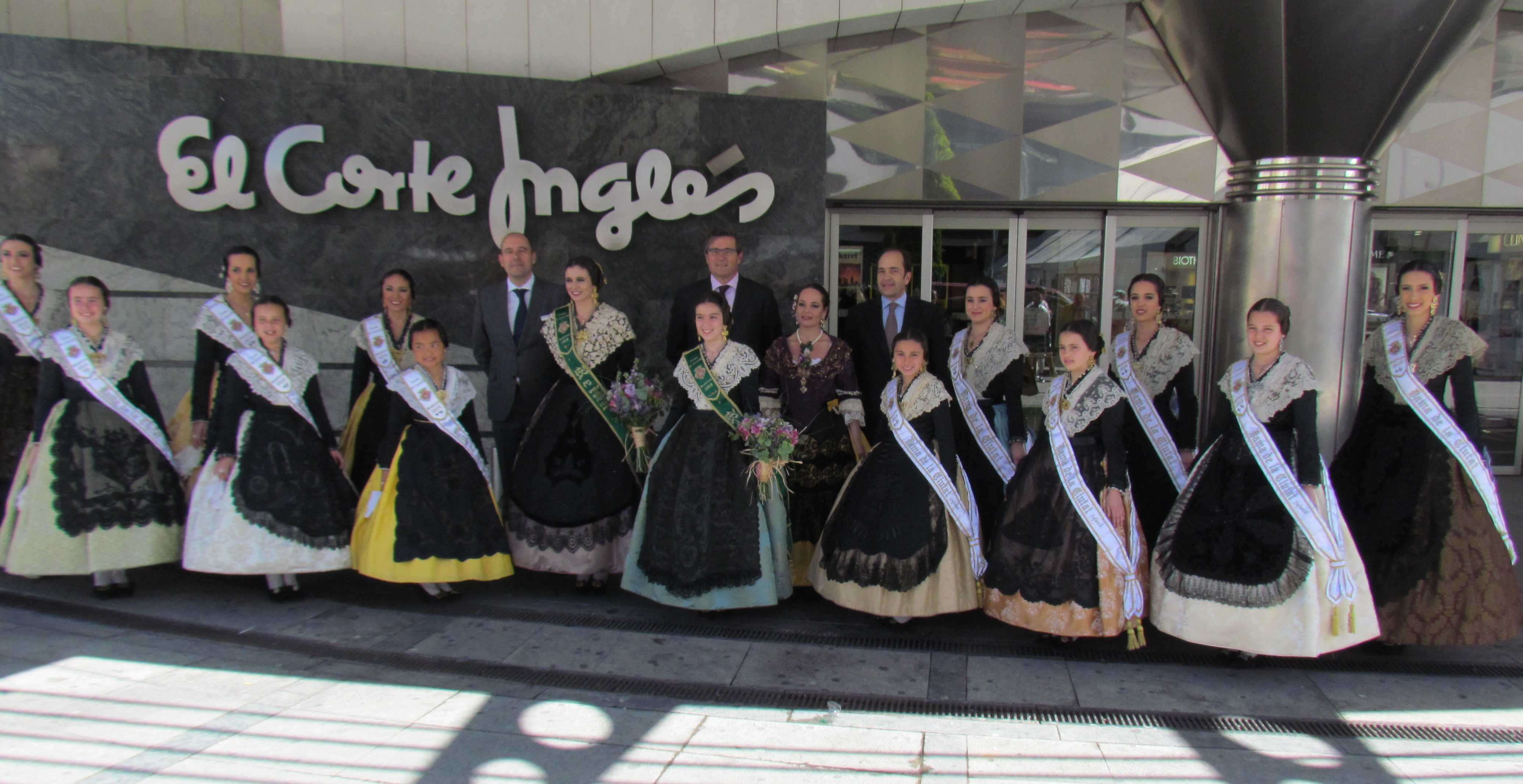 El Corte Inglés recibe la visita de Reinas, Damas, Na Violant y Dones de Companya