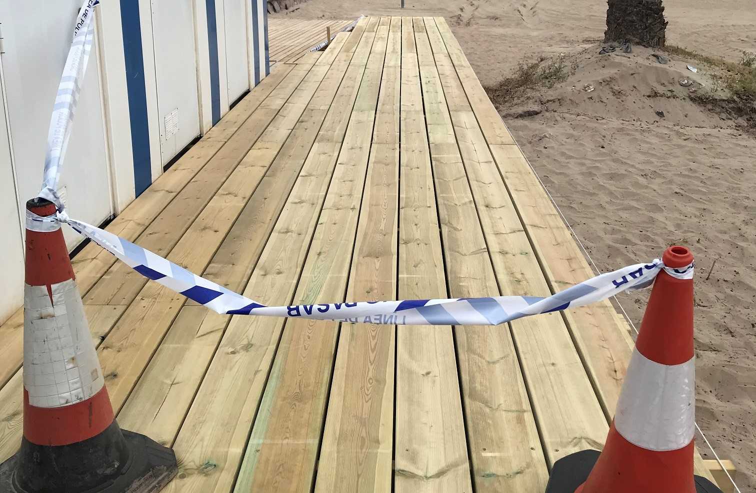 Benicàssim renueva la entrada al punto accesible de la playa de la Almadrava