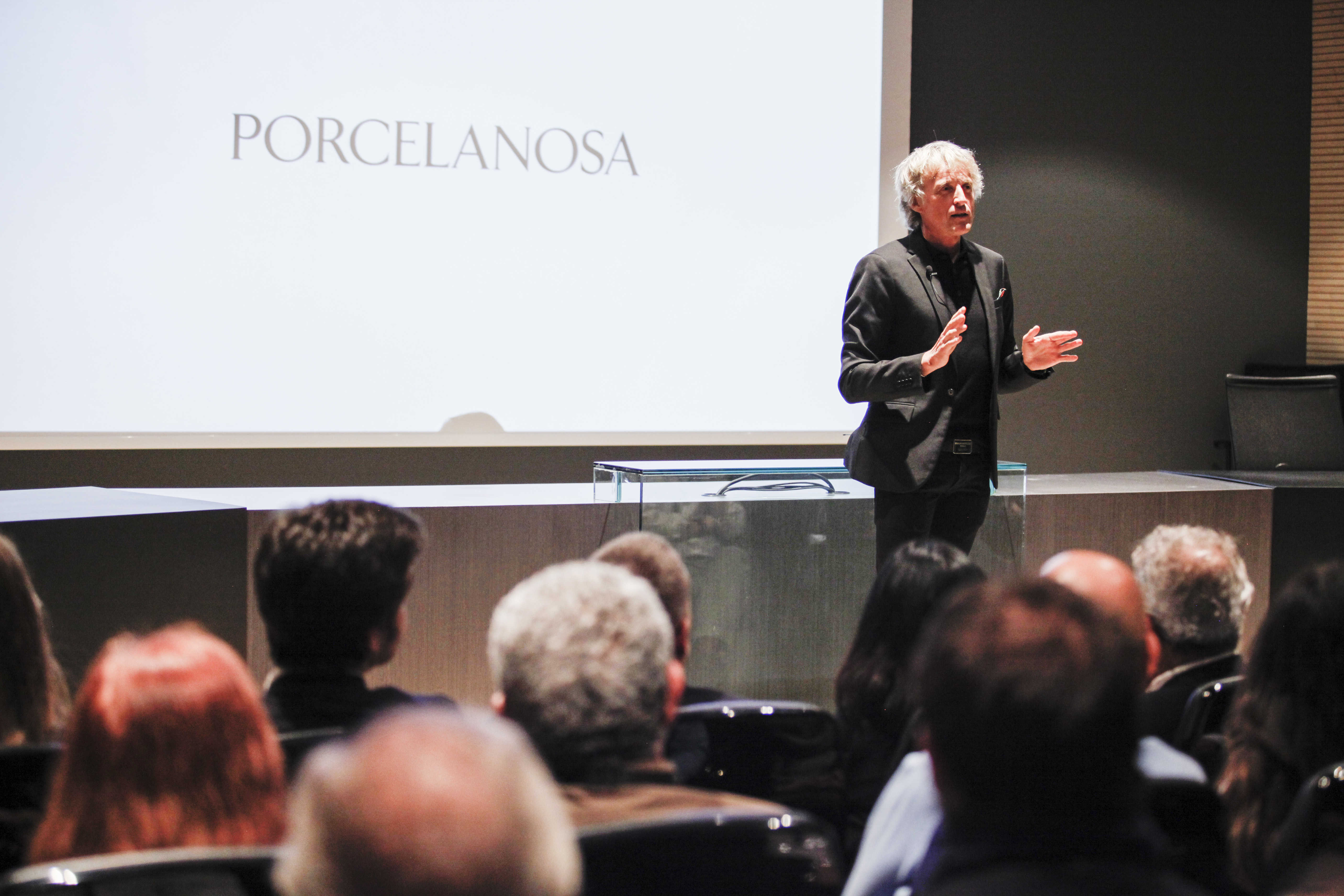 Porcelanosa reúne a 240 promotores para seguir creciendo en residencial, que ya factura 5 millones al mes