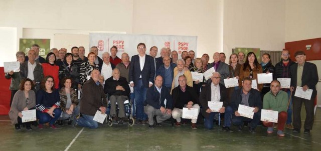 Los socialistas castellonenses homenajean a sus 70 exalcaldes de Els Ports y Maestrat, entre ellos Puig