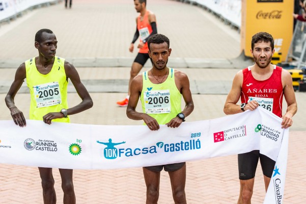 Haimanob Mateb y Alemaddis Eyayu baten los récords y se hacen con el 10K Facsa Castelló
