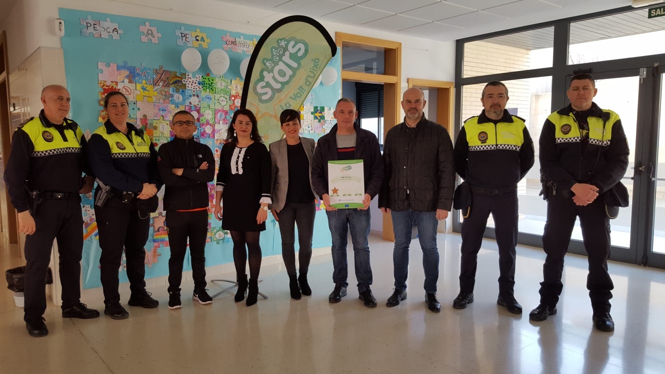 La DGT premia a cuatro colegios de la Vall d’Uixó por el 'Proyecto Stars'