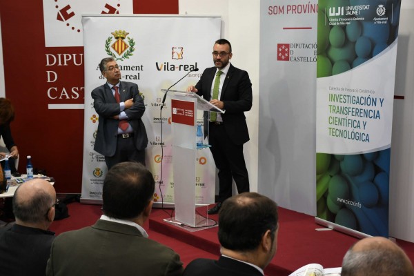 La Cátedra de Innovación Cerámica promocionará a la mujer en la Ciencia con un programa pionero